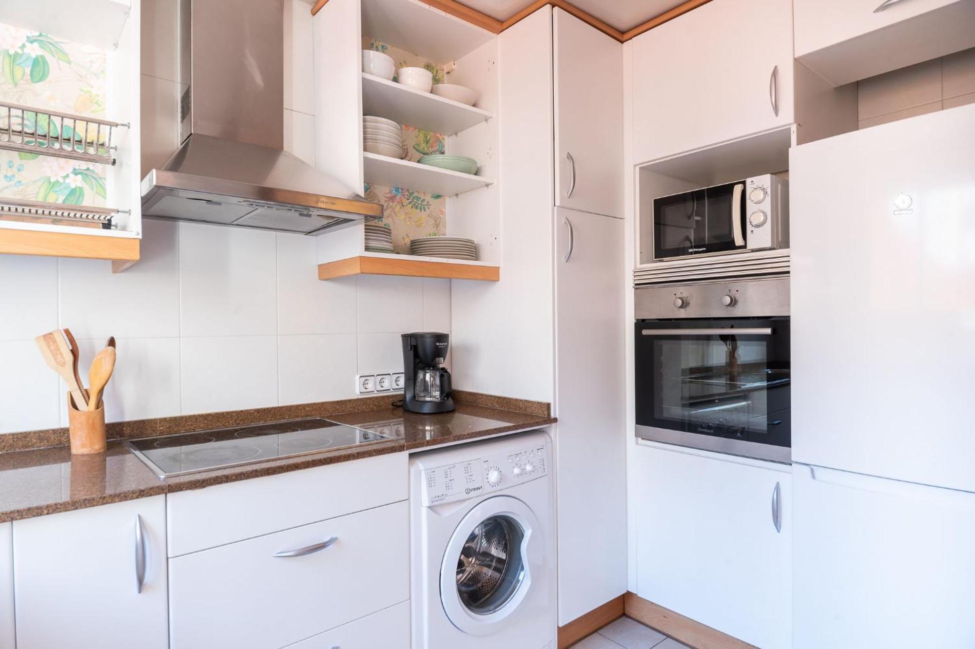 Spacious & Sunny Apt With Terrace In The City Center Барселона Екстер'єр фото