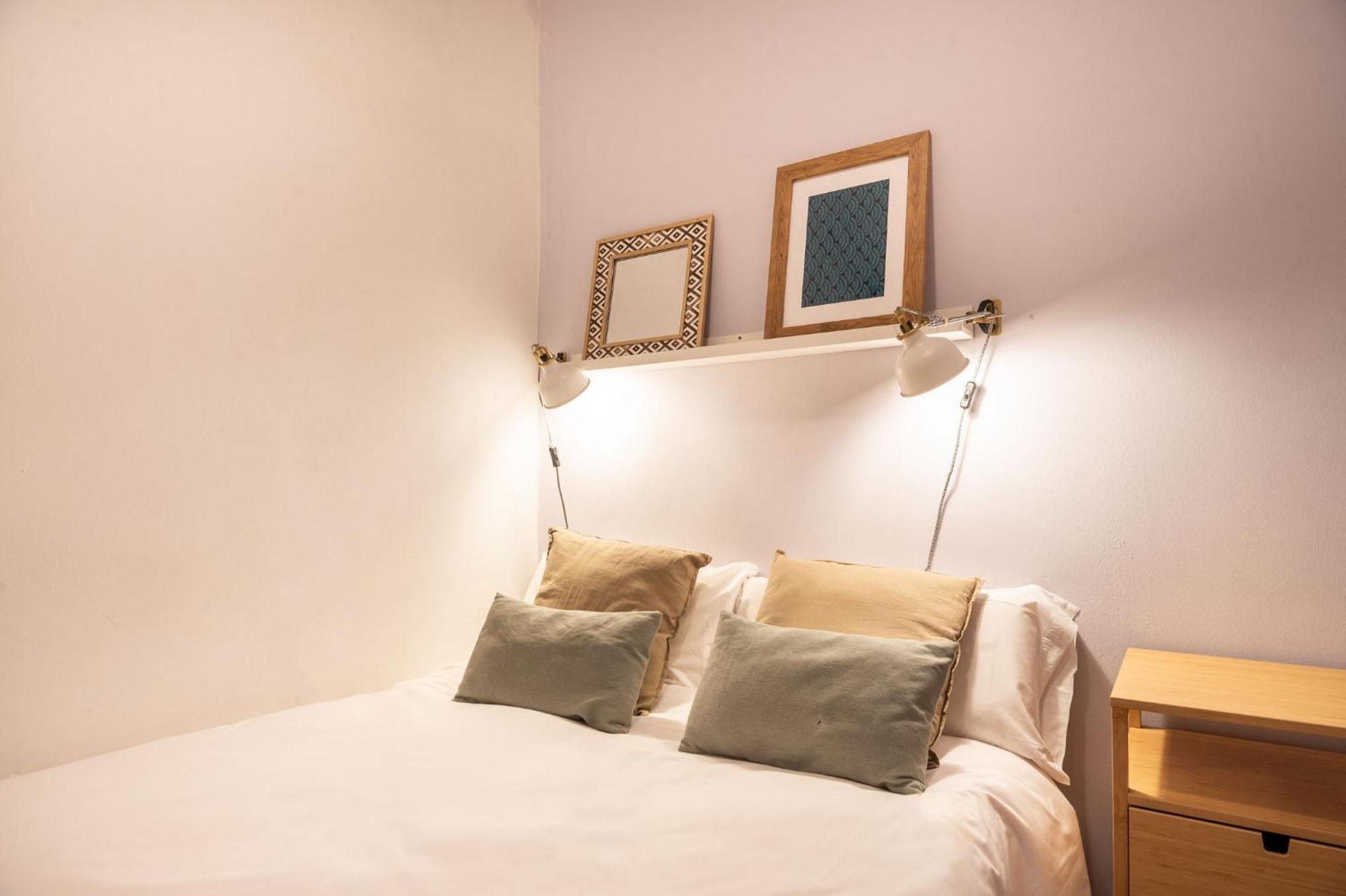 Spacious & Sunny Apt With Terrace In The City Center Барселона Екстер'єр фото