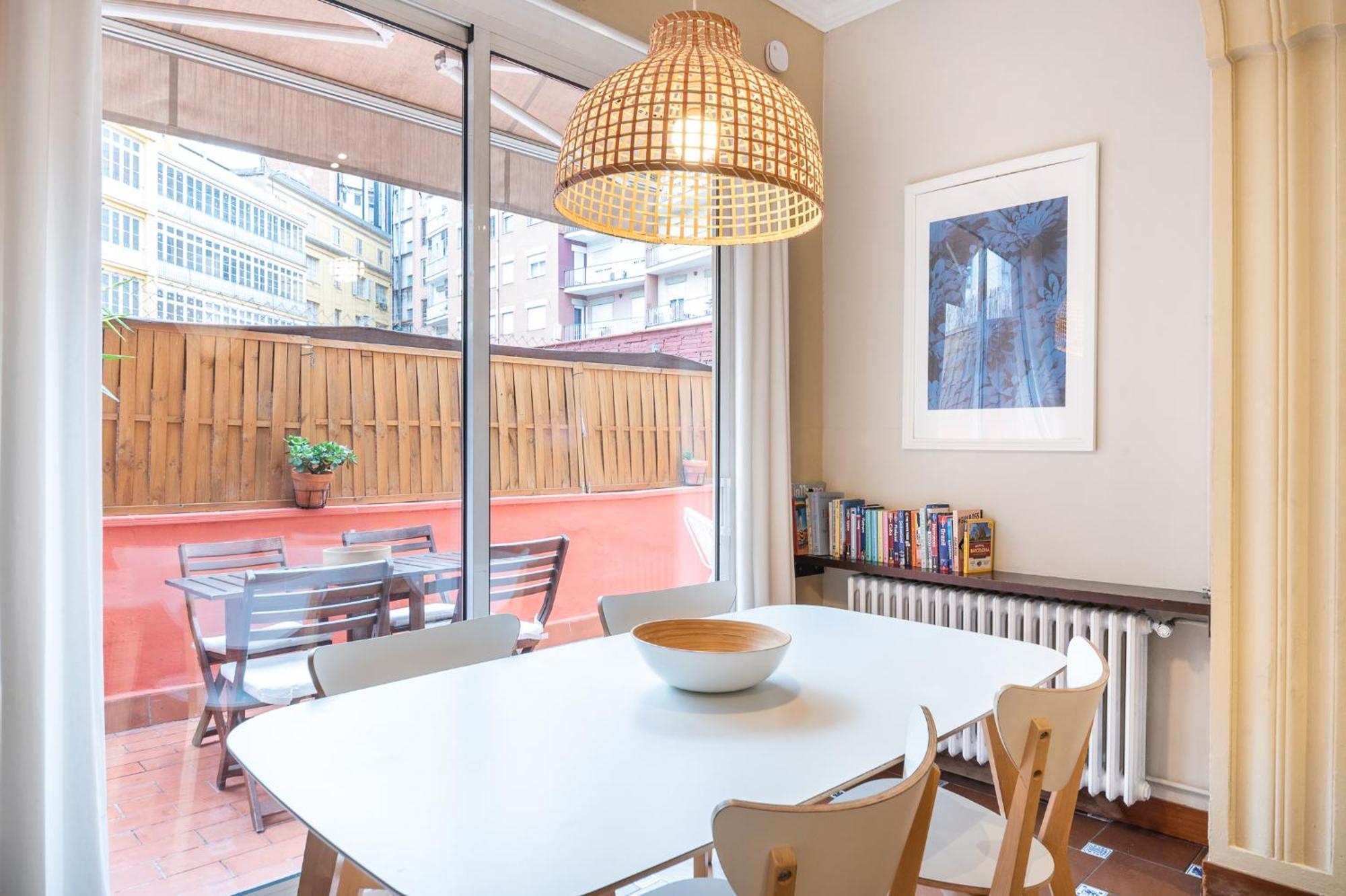 Spacious & Sunny Apt With Terrace In The City Center Барселона Екстер'єр фото