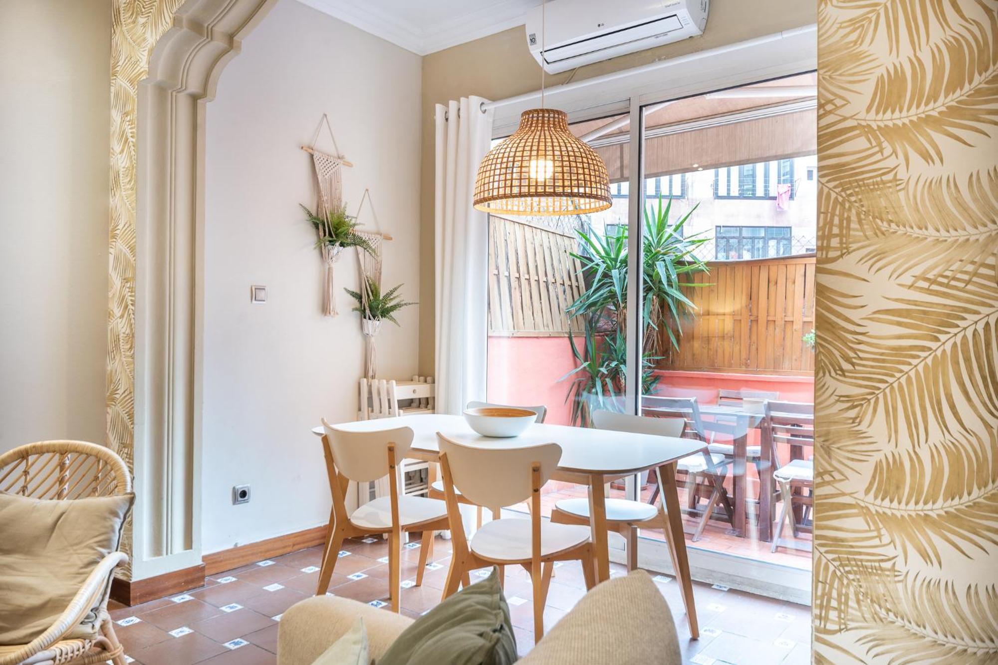 Spacious & Sunny Apt With Terrace In The City Center Барселона Екстер'єр фото